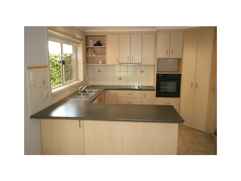 2/11 Fowler Grove, Newhaven VIC 3925