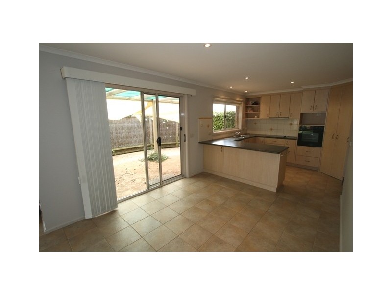 2/11 Fowler Grove, Newhaven VIC 3925