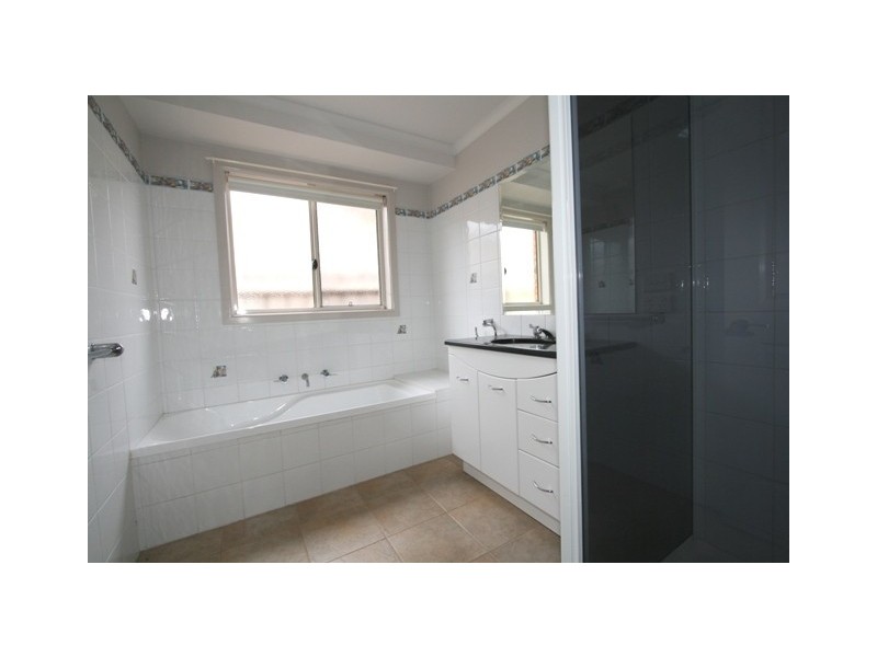 2/11 Fowler Grove, Newhaven VIC 3925