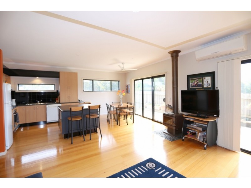 18 Golden Court, Sunset Strip VIC 3922