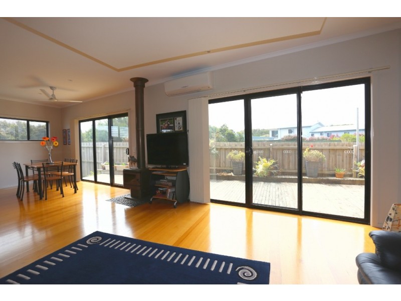 18 Golden Court, Sunset Strip VIC 3922