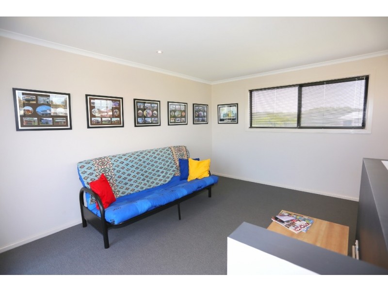 18 Golden Court, Sunset Strip VIC 3922