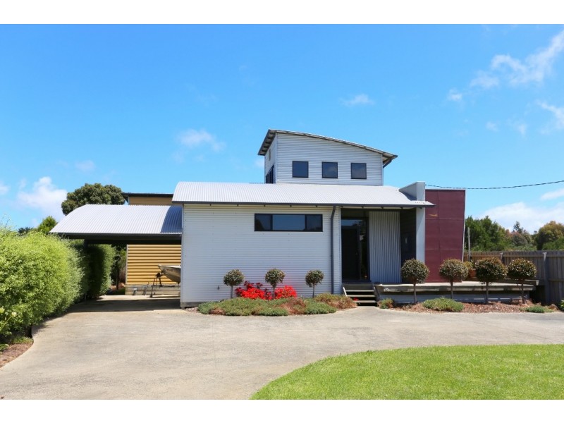 18 Golden Court, Sunset Strip VIC 3922