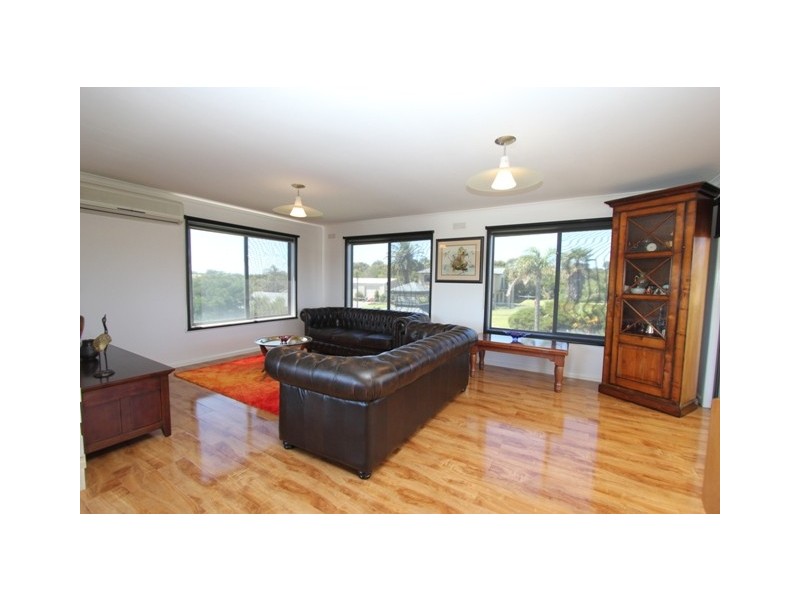 111 Justice Road, Cowes VIC 3922