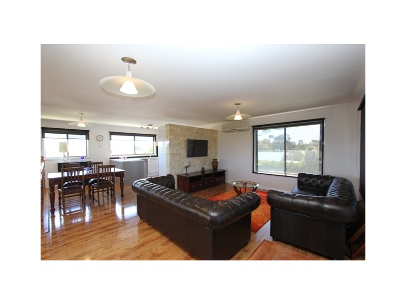111 Justice Road, Cowes VIC 3922