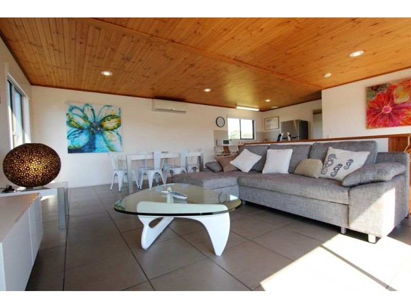 19 Golden Court, Sunset Strip VIC 3922