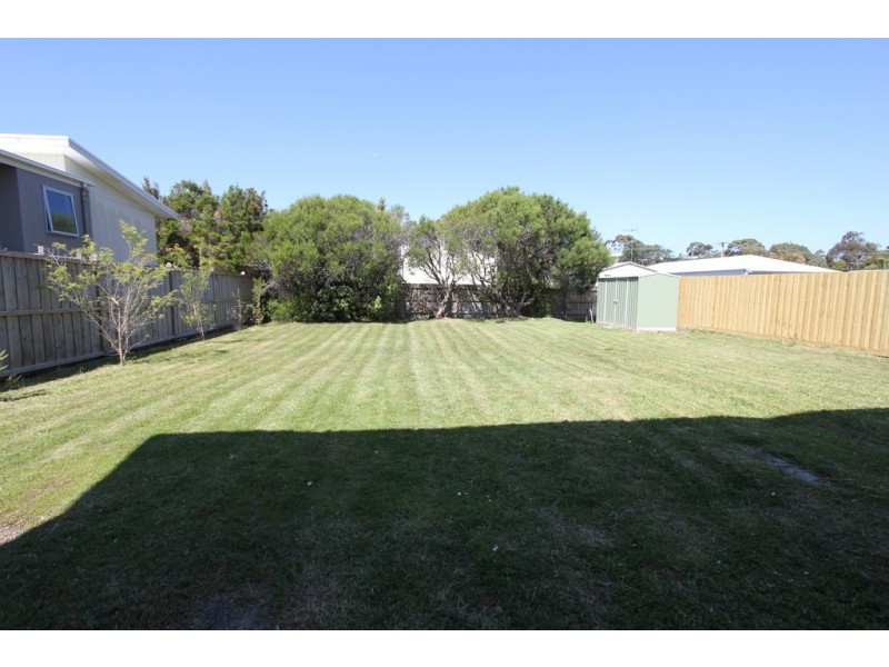 19 Golden Court, Sunset Strip VIC 3922