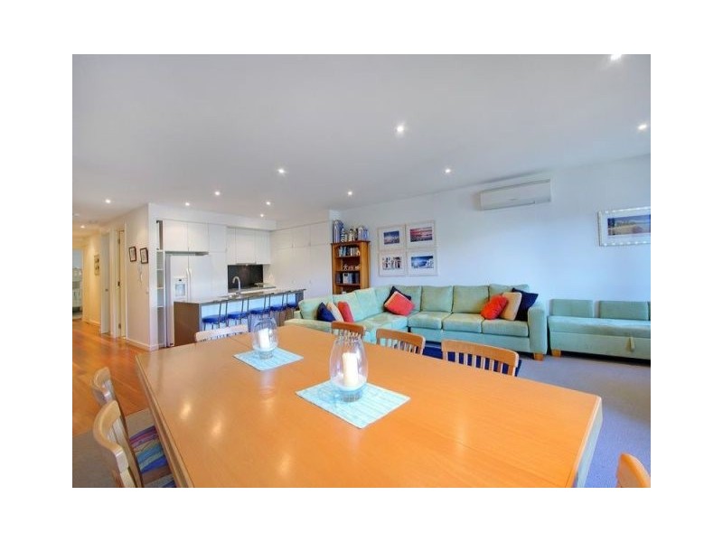 4/4 The Esplanade, Cowes VIC 3922