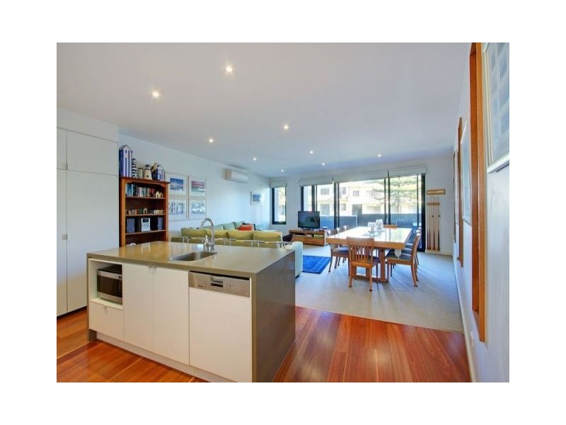4/4 The Esplanade, Cowes VIC 3922