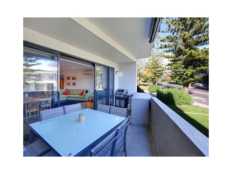 4/4 The Esplanade, Cowes VIC 3922