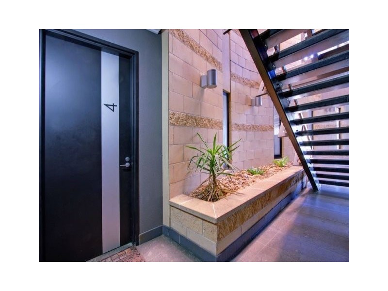 4/4 The Esplanade, Cowes VIC 3922