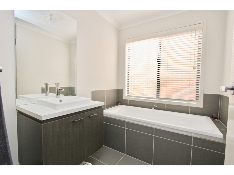 29 Albany Road, Cowes VIC 3922