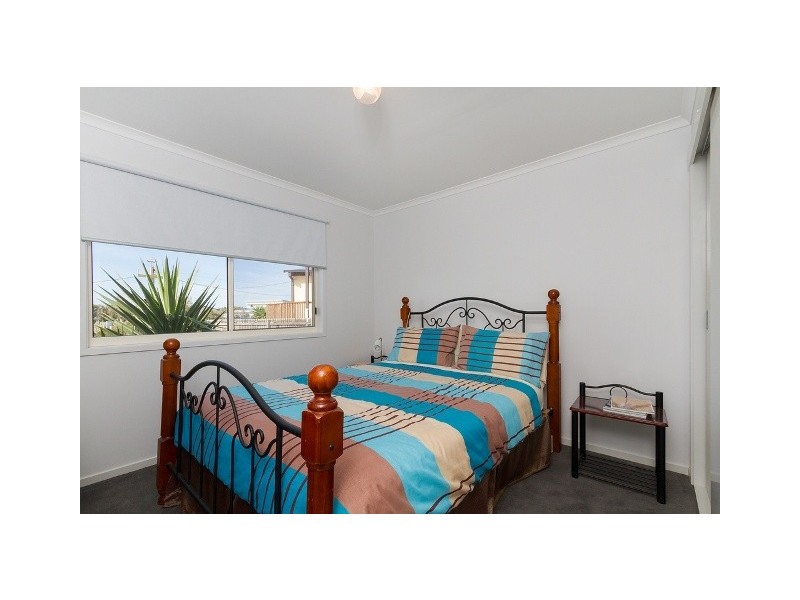 2/2 Stradbroke Crescent, Surf Beach VIC 3922