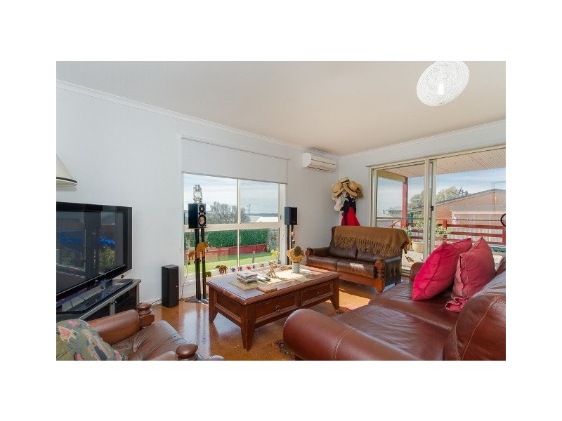 2/2 Stradbroke Crescent, Surf Beach VIC 3922