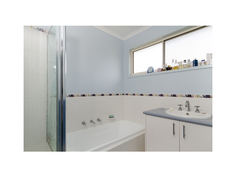 2/2 Stradbroke Crescent, Surf Beach VIC 3922