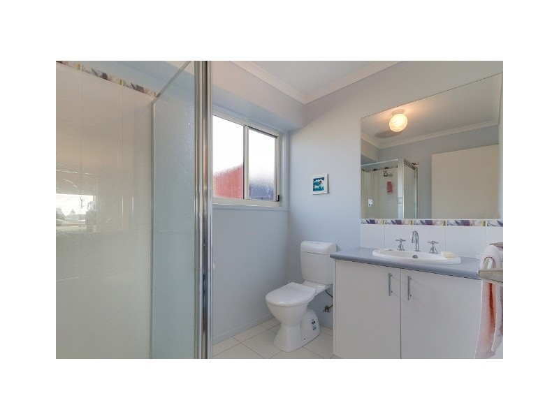 2/2 Stradbroke Crescent, Surf Beach VIC 3922