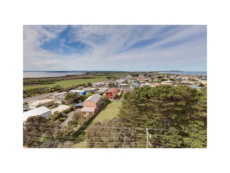 2/2 Stradbroke Crescent, Surf Beach VIC 3922