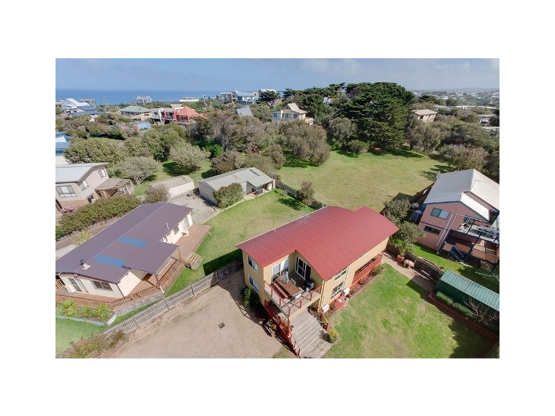 2/2 Stradbroke Crescent, Surf Beach VIC 3922