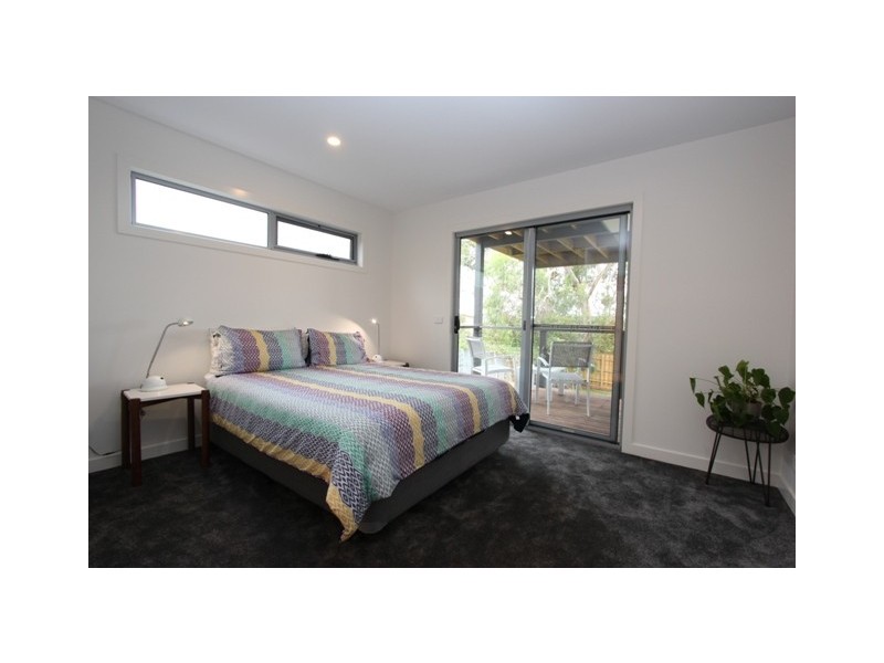 5 Hollywood Crescent, Smiths Beach VIC 3922