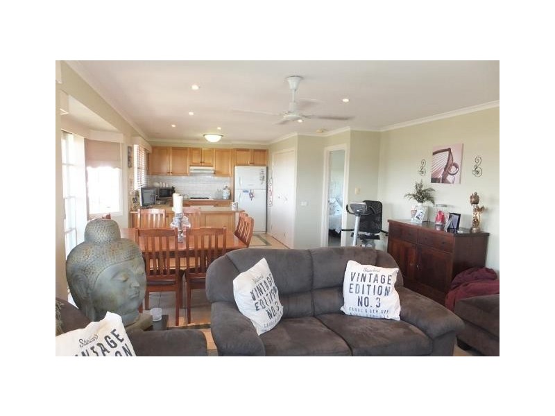 9 Genista Street, San Remo VIC 3925