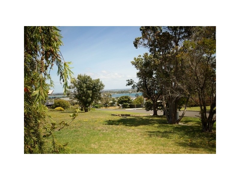 13 The Mount, San Remo VIC 3925