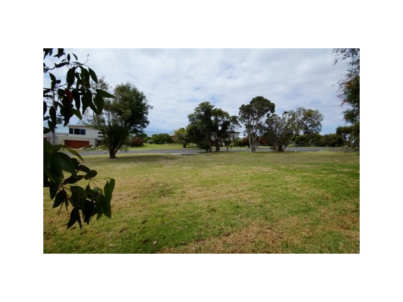 13 The Mount, San Remo VIC 3925