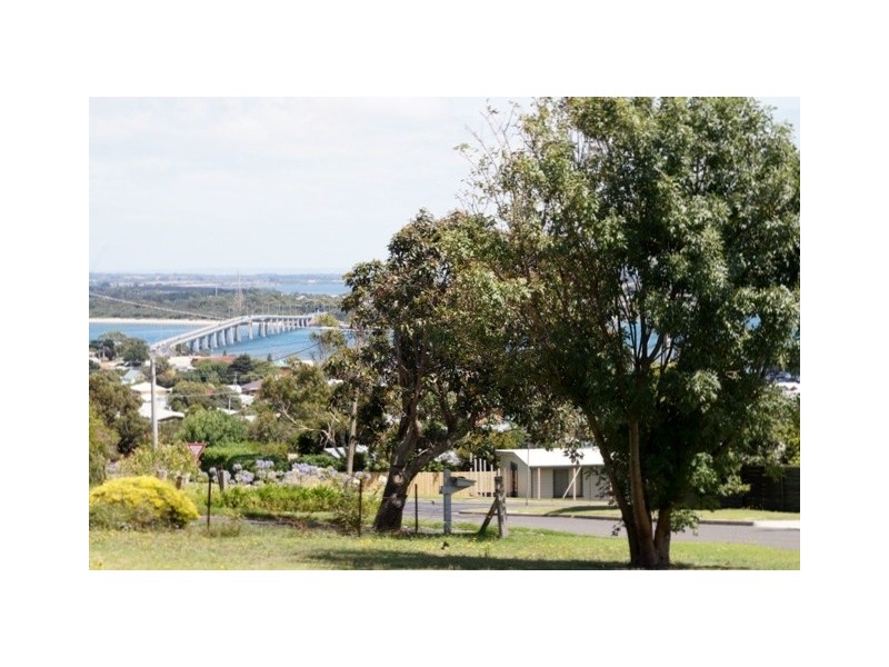 13 The Mount, San Remo VIC 3925