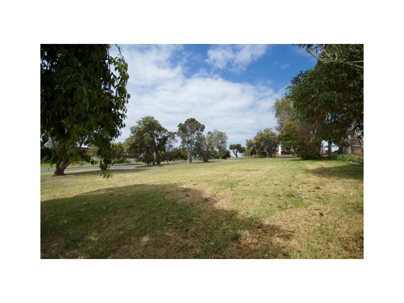 13 The Mount, San Remo VIC 3925