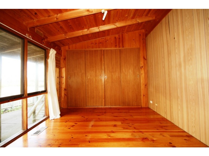 86 Red Rocks Road, Cowes VIC 3922