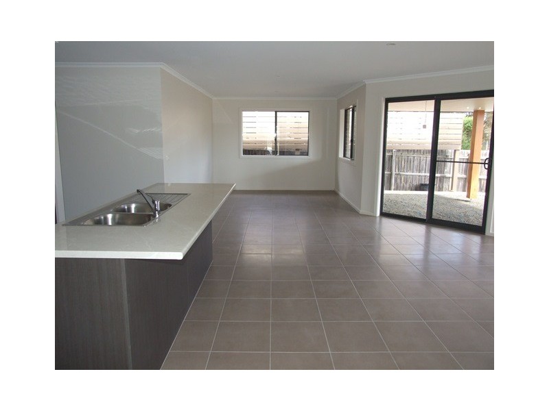 3 Meldrum Crt, Cowes VIC 3922