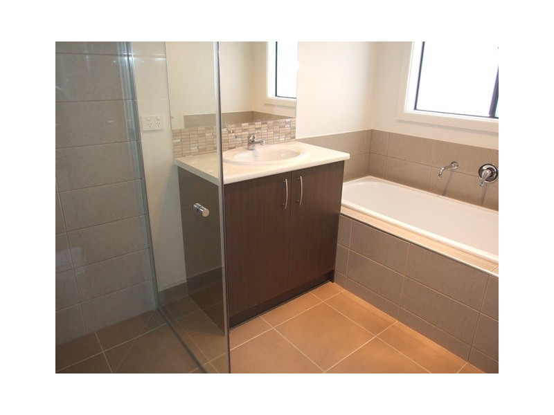 3 Meldrum Crt, Cowes VIC 3922