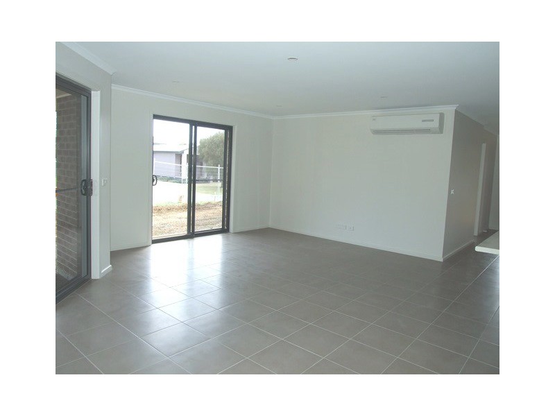 3 Meldrum Crt, Cowes VIC 3922