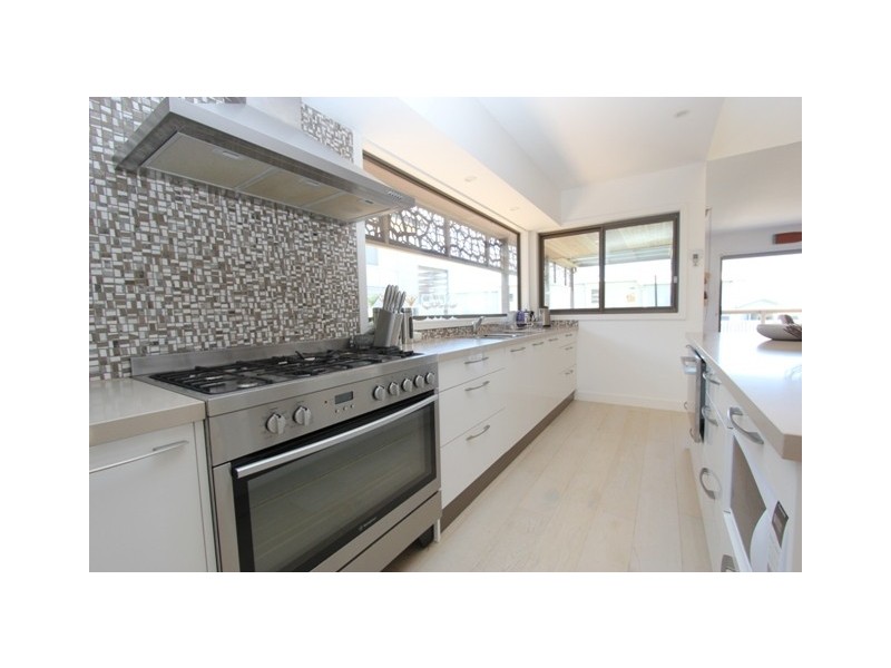 8 Bayview Avenue, Surf Beach VIC 3922