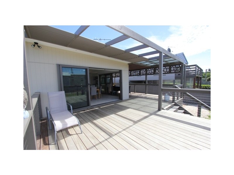 8 Bayview Avenue, Surf Beach VIC 3922