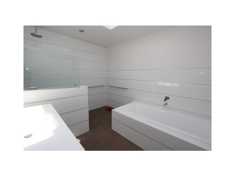 8 Bayview Avenue, Surf Beach VIC 3922