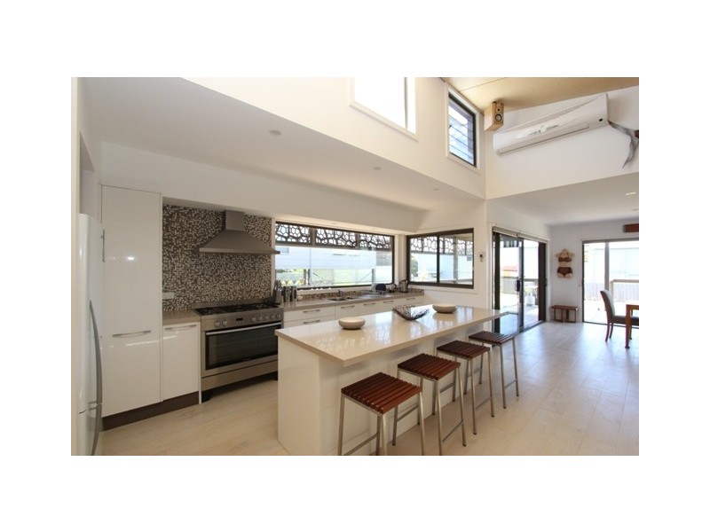 8 Bayview Avenue, Surf Beach VIC 3922