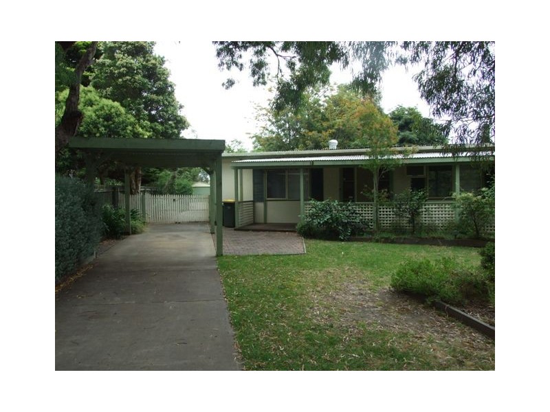 24 Grandview Grove, Cowes VIC 3922