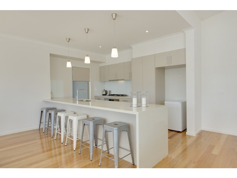 21 Boardwalk Boulevard, Cowes VIC 3922