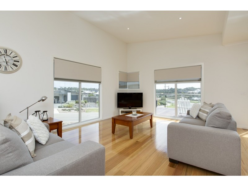 21 Boardwalk Boulevard, Cowes VIC 3922