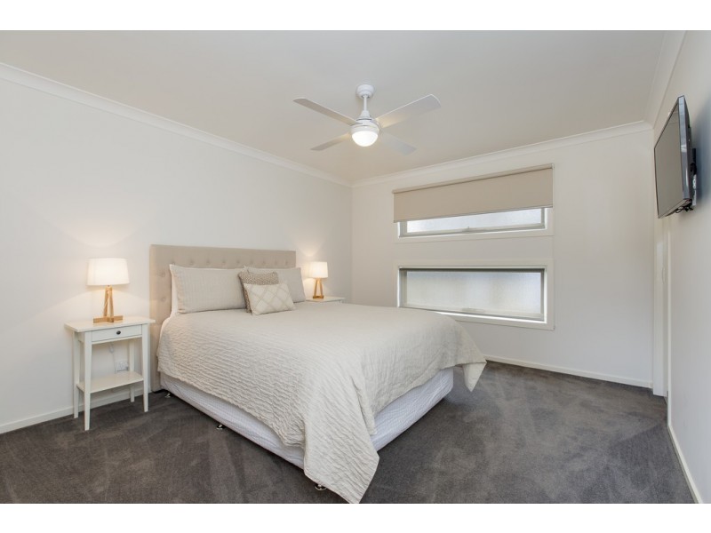 21 Boardwalk Boulevard, Cowes VIC 3922