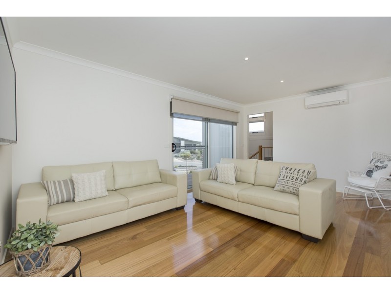 21 Boardwalk Boulevard, Cowes VIC 3922