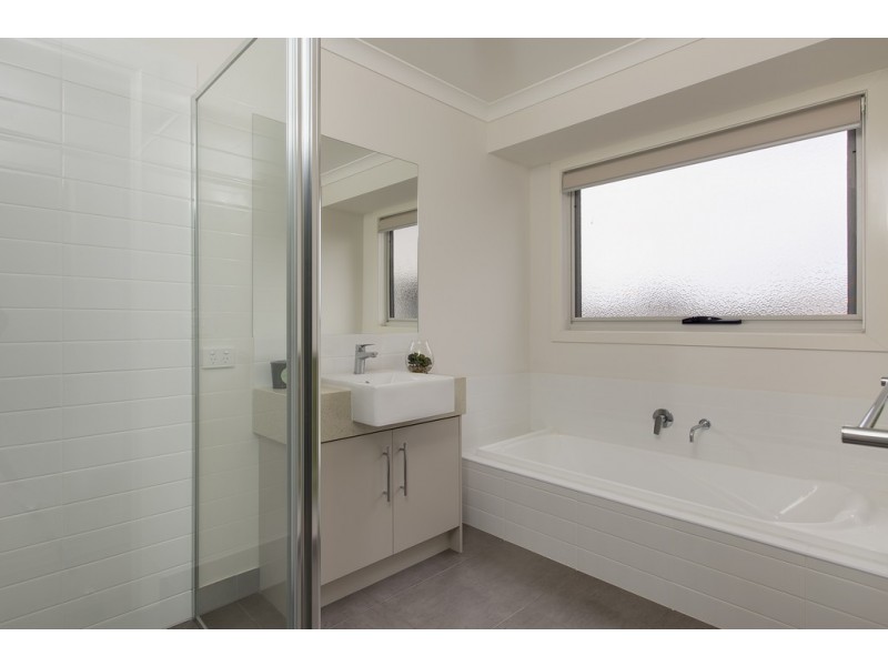 21 Boardwalk Boulevard, Cowes VIC 3922