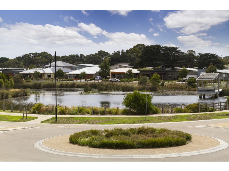 21 Boardwalk Boulevard, Cowes VIC 3922