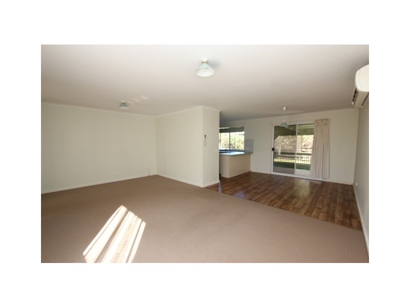 2/2 Highland Avenue, Cowes VIC 3922