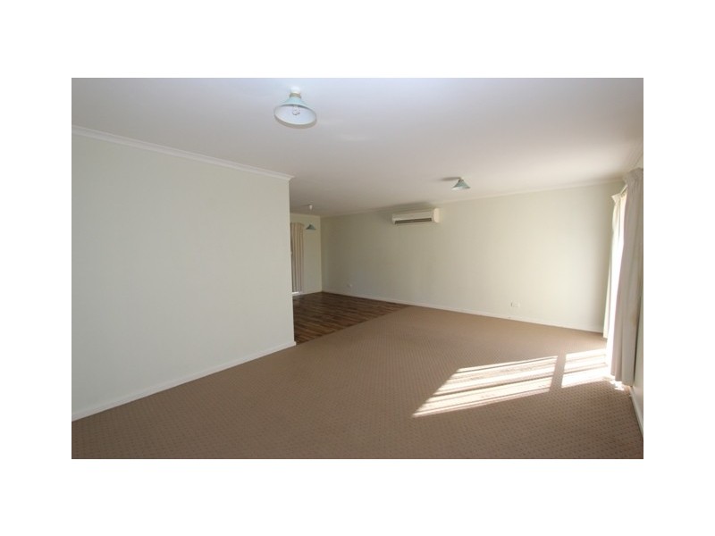 2/2 Highland Avenue, Cowes VIC 3922