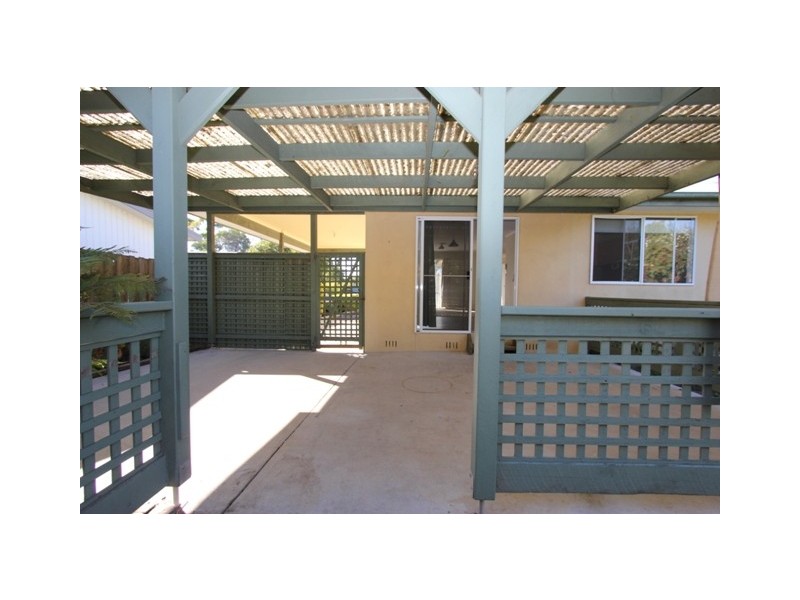 2/2 Highland Avenue, Cowes VIC 3922