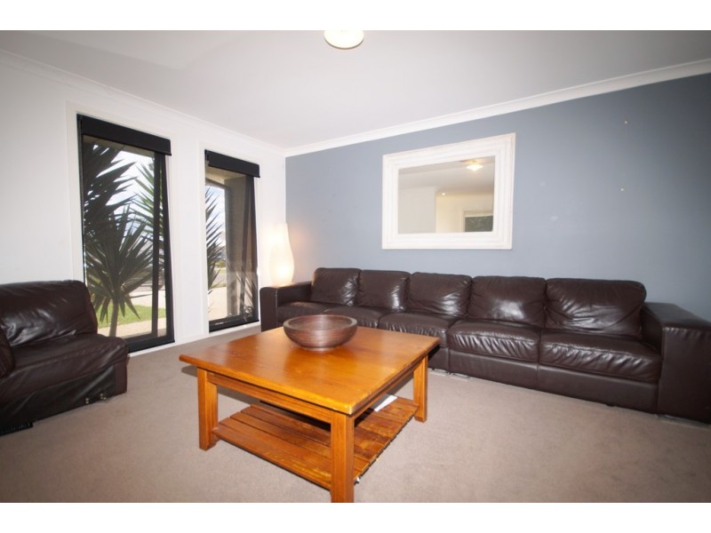 6 Dunes Road, Cowes VIC 3922