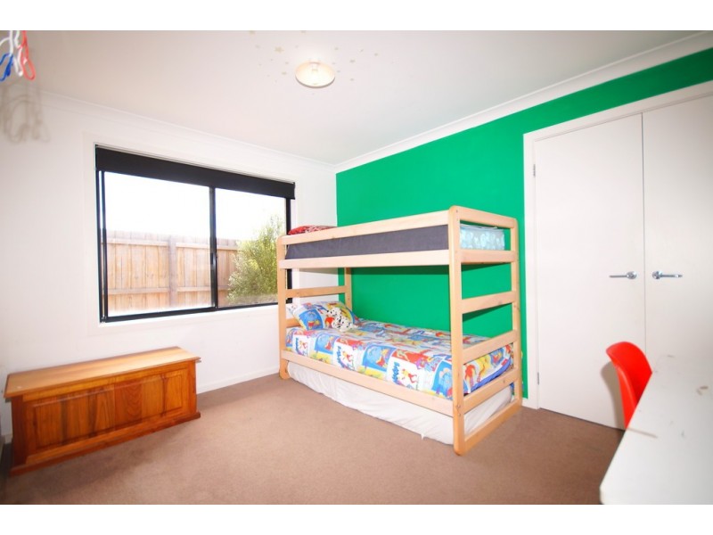 6 Dunes Road, Cowes VIC 3922