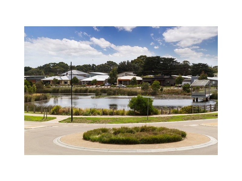21 Boardwalk Blvd, Cowes VIC 3922