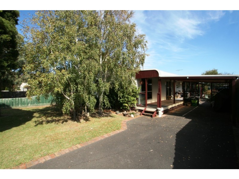 24 Lansell Road, Cowes VIC 3922
